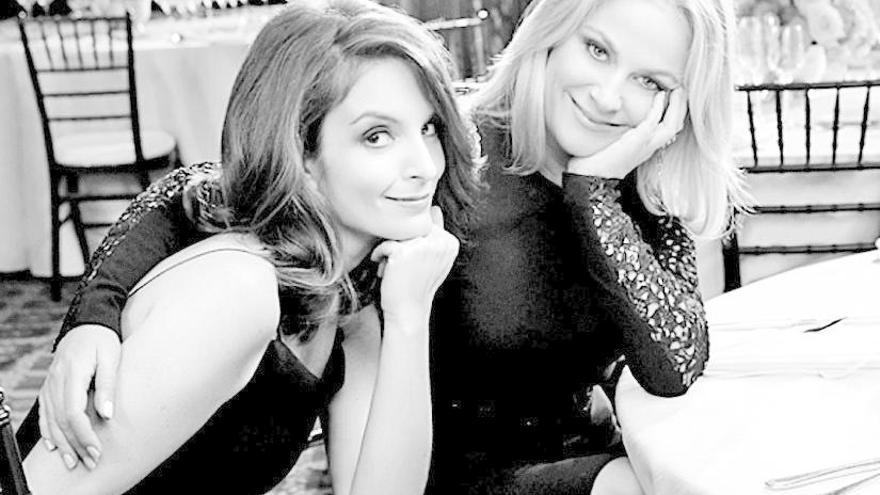 Tina Fey y Amy Poehler, en &quot;Hermanísimas&quot;.