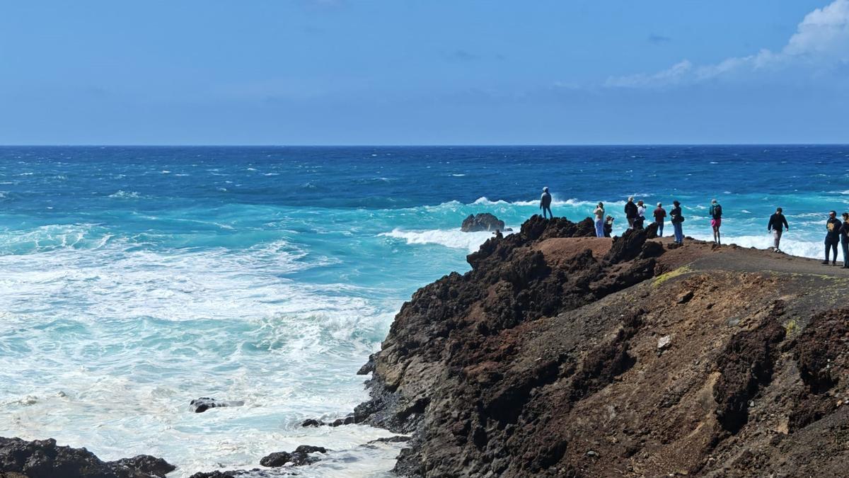 Fuerte oleaje en el sur de Lanzarote por la borrasca Therese