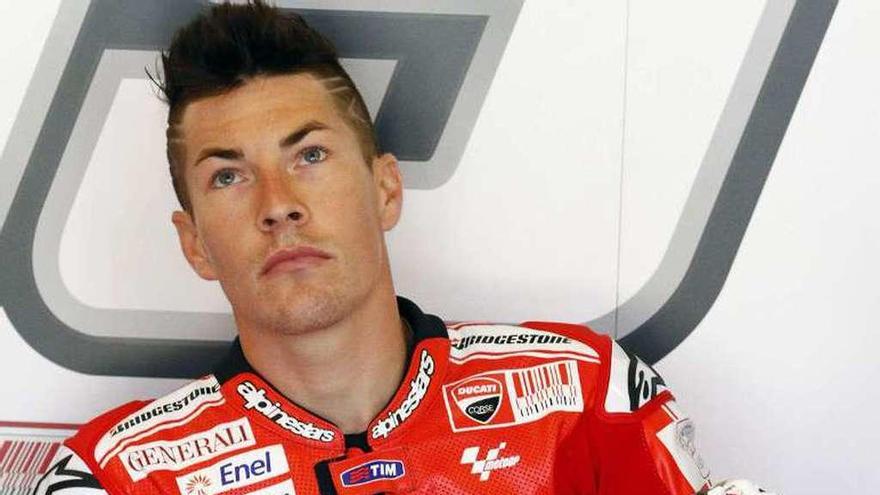 Hayden, grave al ser arrollado por un vehículo en su bicicleta