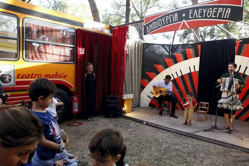 Las peñas de la Federación vuelven a tomar la calle en su maratón de charangas