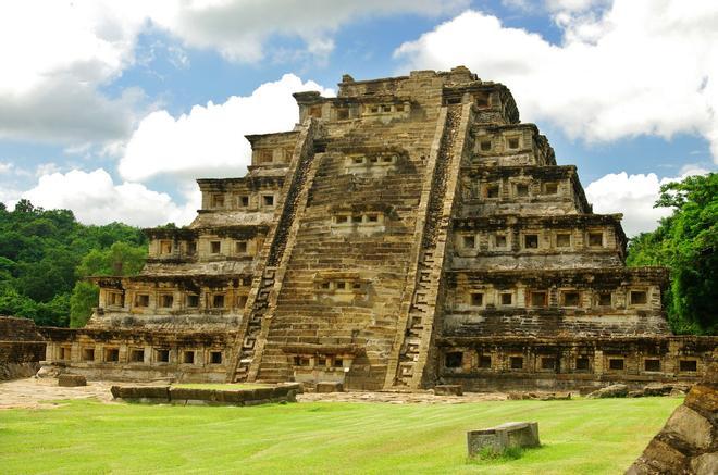 Zona arqueológica El Tajín, México