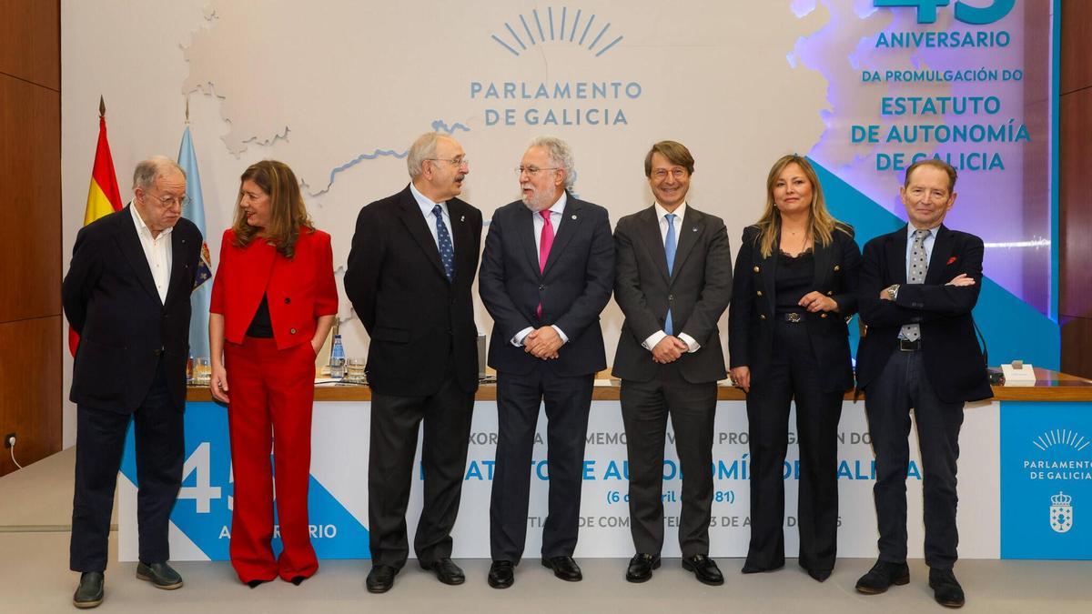 Los ponentes del acto del 45 aniversario del Estatuto de Autonomía