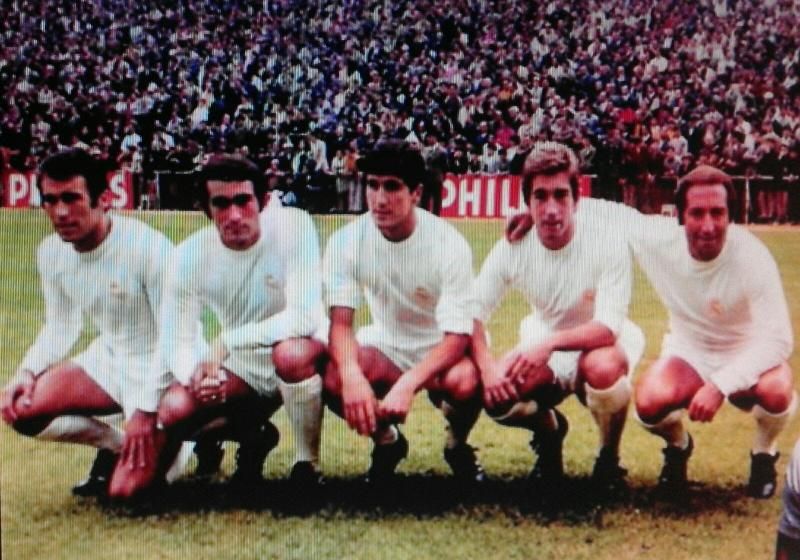 Delantera del Madrid en 1970-71: Amancio, Pirri, Marañón, Velázquez y Gento.