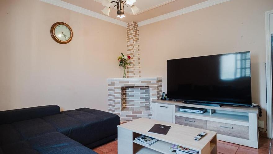 Chollo inmobiliario en Las Palmas: amplia casa muy luminosa y con terraza por 176.000 euros