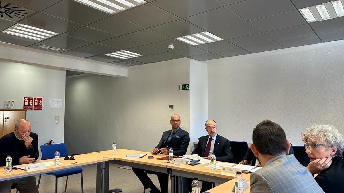 Reunión de las entidades con el delegado del Gobierno, ayer por la mañana.