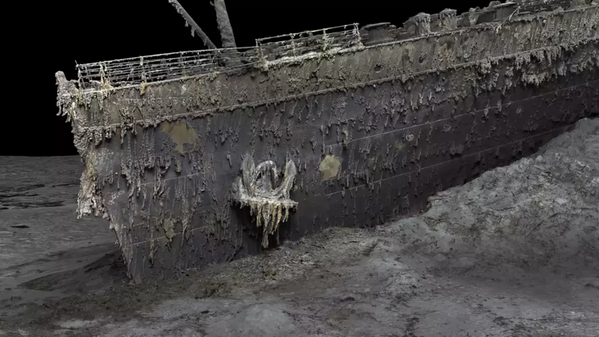 La proa del Titanic encara es pot reconèixer a l'instant fins i tot després de tant de temps sota l'aigua