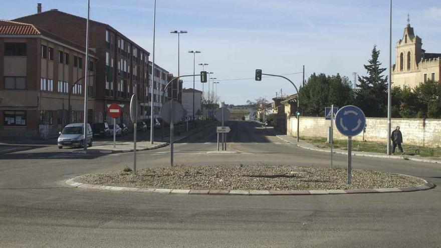 Rotonda de Capuchinos que será cedida al Ayuntamiento hasta el inicio de la cuesta de los pinos. Foto