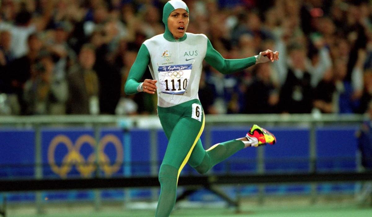 Cathy Freeman, arribant a la meta en la final dels 400 metres de Sydney 2000