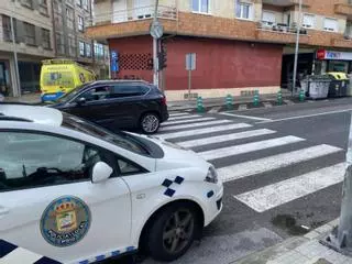 Dos heridas leves en un atropello de una motocicleta en la avenida Porteliña