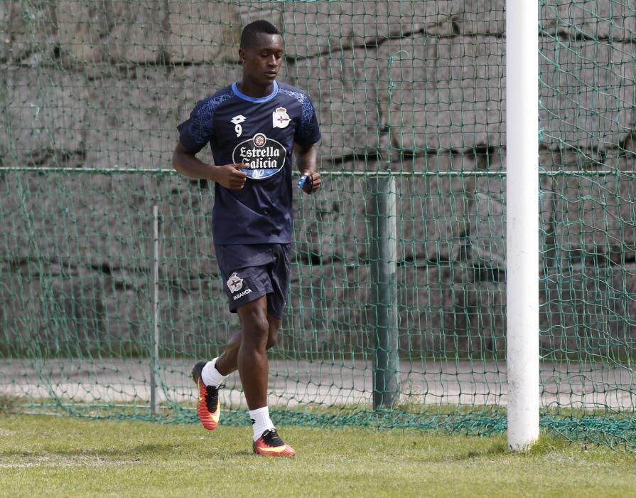 Fernando Navarro completa otro entrenamiento con el grupo y podría estar disponible para el partido del jueves ante el Leganés.