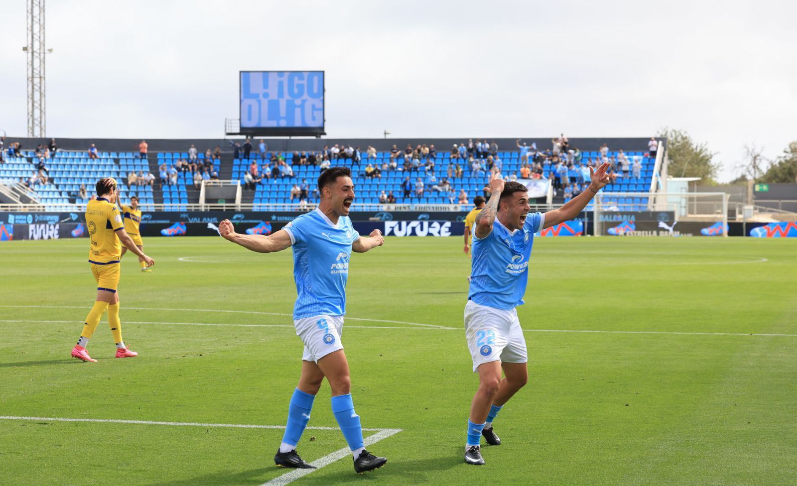 Davo celebra su gol ante el Alcorcón. | VICENT MARÍ