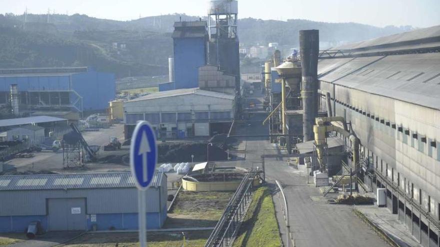 Panorámica de las instalaciones de la factoría de Alcoa en el polígono de A Grela.