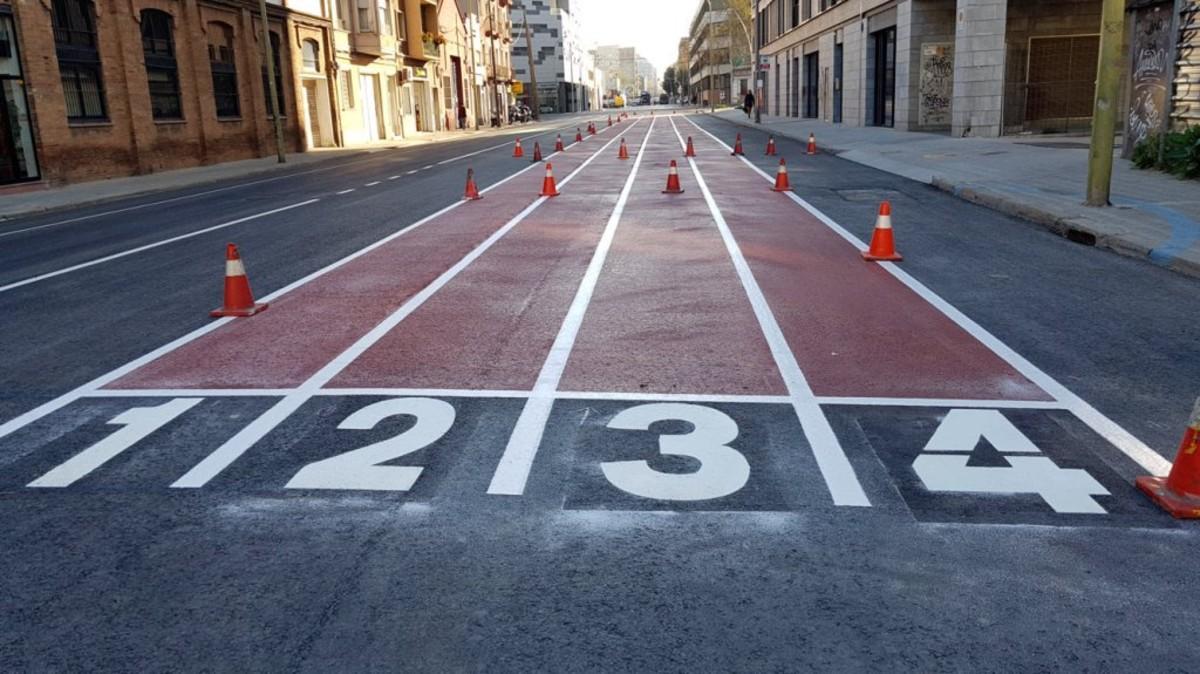 Pista de atletismo en la ’superilla’ de Poblenou.