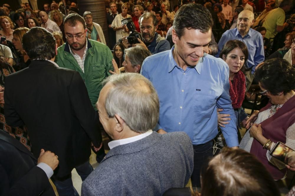 Pedro Sánchez participa en la Fiesta de la Rosa en Oviedo