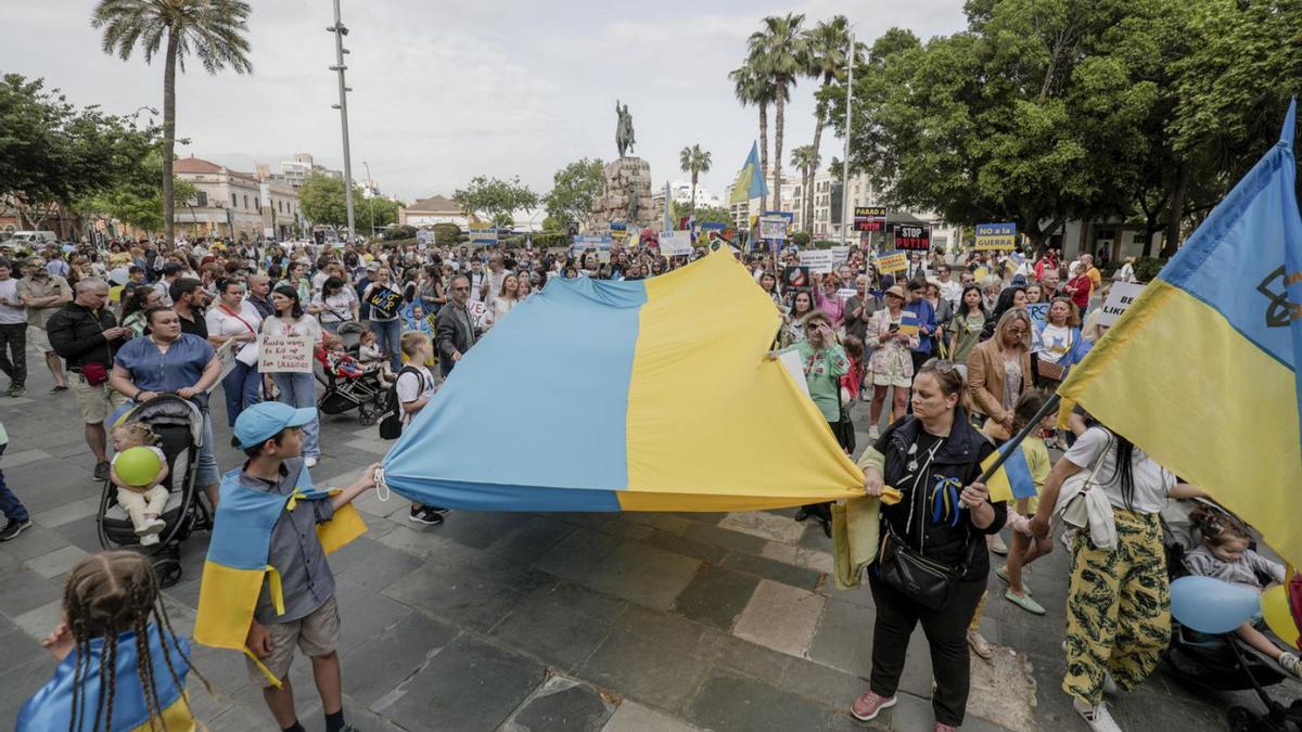 Manifestación  en Palma contra el «genocidio» en Ucrania 