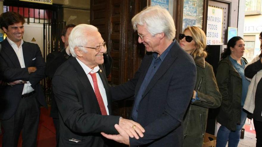 Richard Gere visita al Padre Ángel