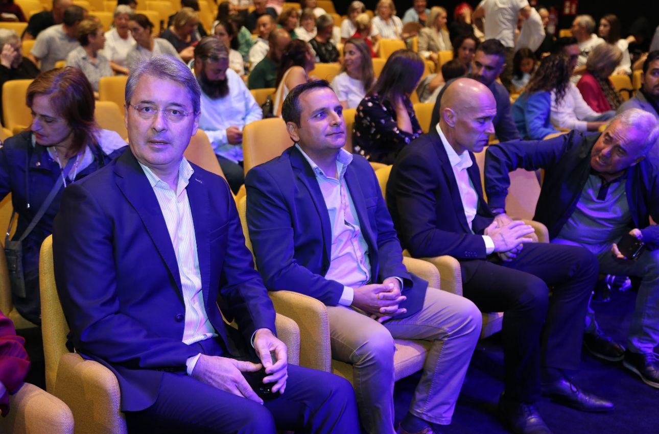 Así es un viernes 13 en la Festa do Marisco de O Grove.