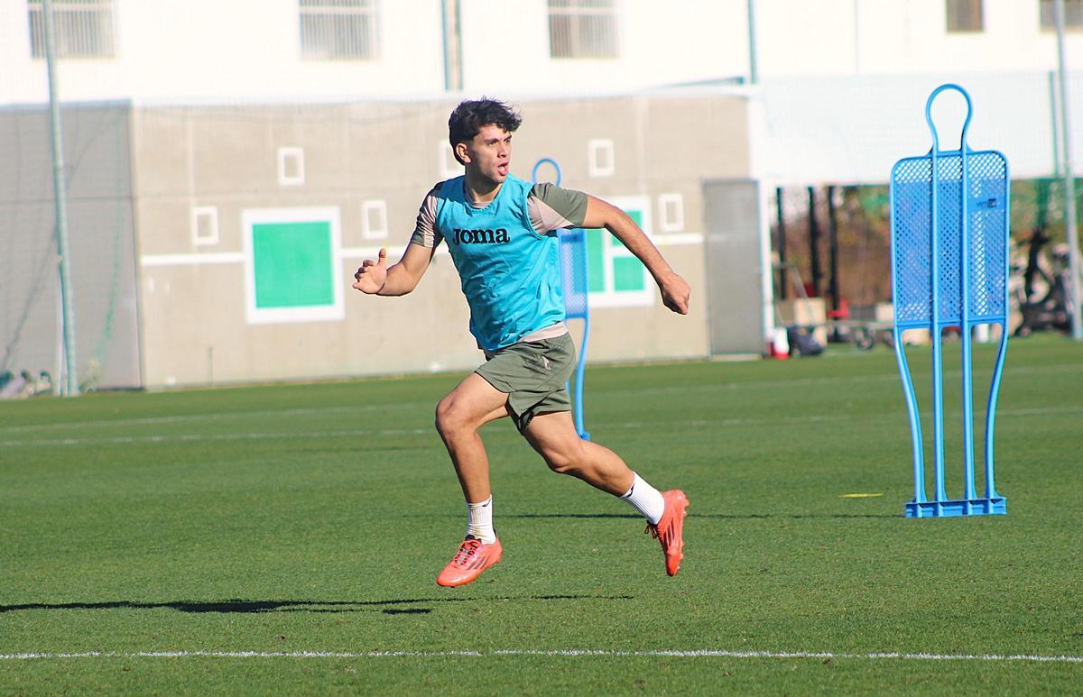 El ariete hispano-marroquí Ayman Arguigue se perderá el partido al estar con Marruecos sub-23.
