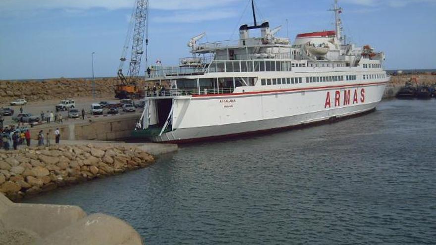 Imagen de archivo del buque Assalama atracado en el puerto de Tarfaya