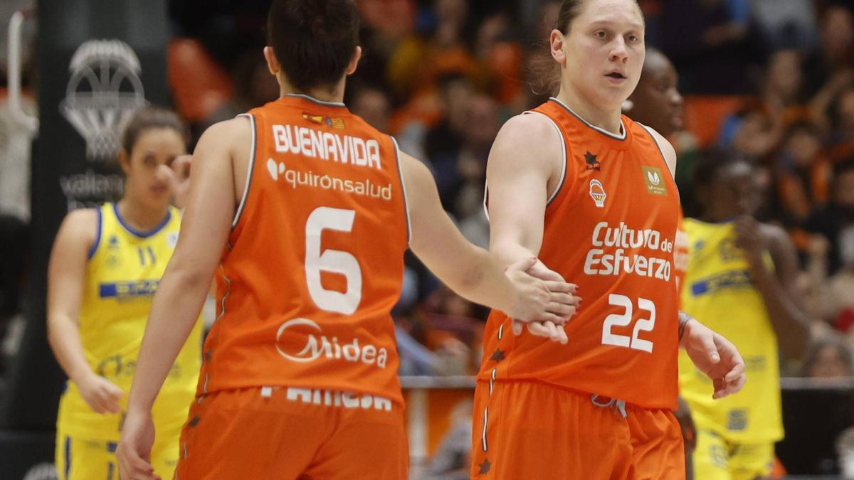 Alina Iagupova ha debutado en la Fonteta con la camiseta del Valencia BC con un partido notable en el que ha anotado 14 puntos