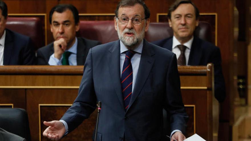 Rifirrafe entre Mariano Rajoy y Pablo Iglesias en el Congreso con Paula Quinteiro de protagonista