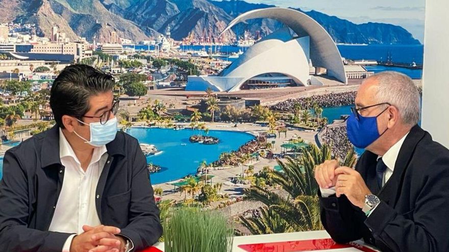 Builders and the Cabildo agree on the commitment to natural gas for Tenerife