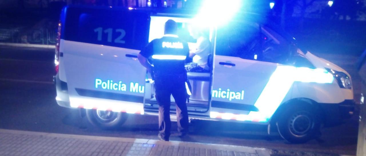 La Policía Municipal durante un control de alcoholemia en Zamora.