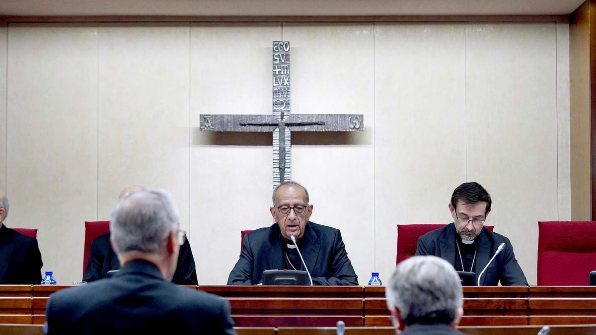 El Arzobispo de Barcelona , El Cardenal Juan José Omella preside la  Asamblea Plenaria extraordinaria  de la Conferencia Episcopal de España para tratar el tema de la pederastia en la Iglesia