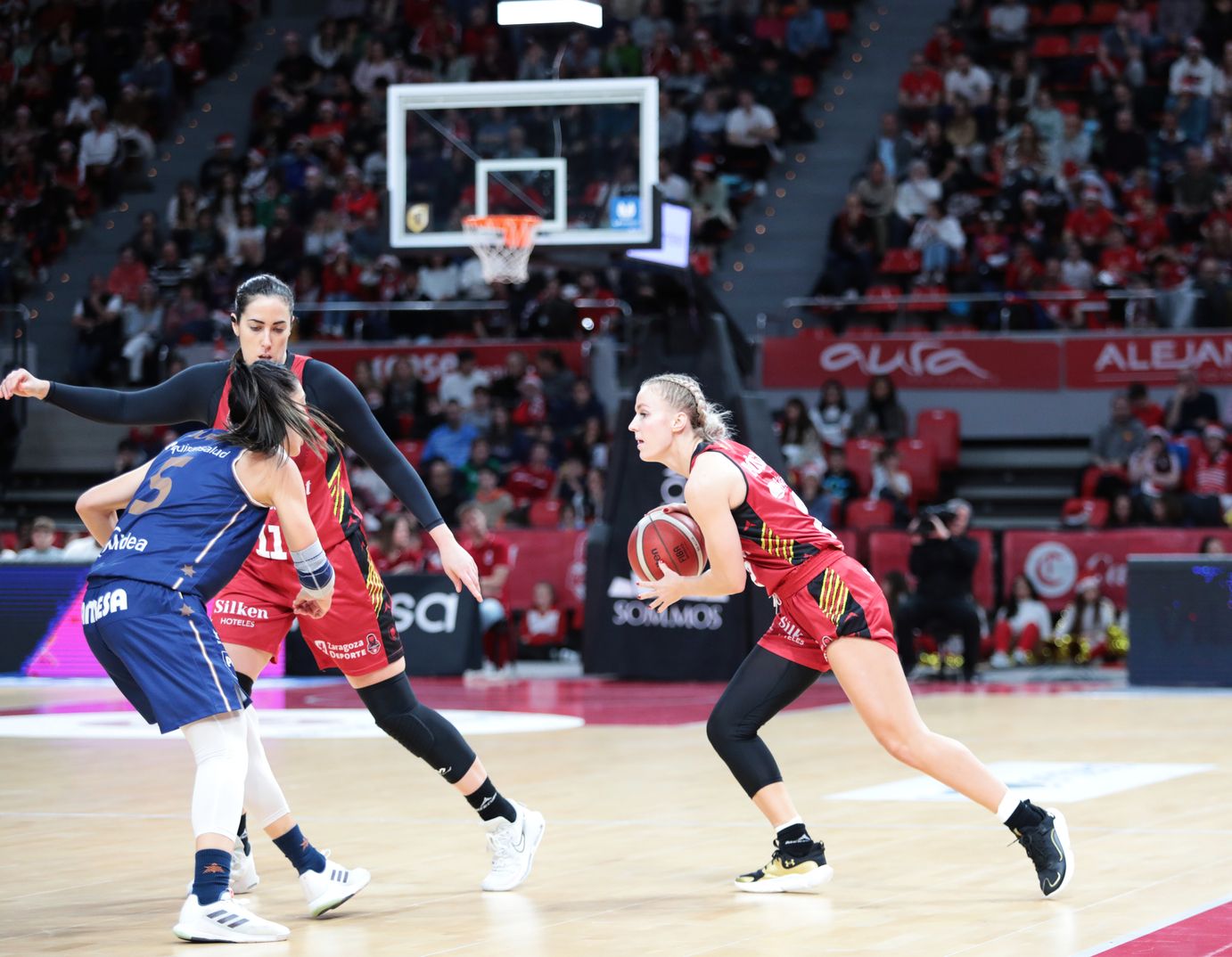 En imágenes | El Casademont cae ante el Valencia Basket en un Príncipe Felipe entregado