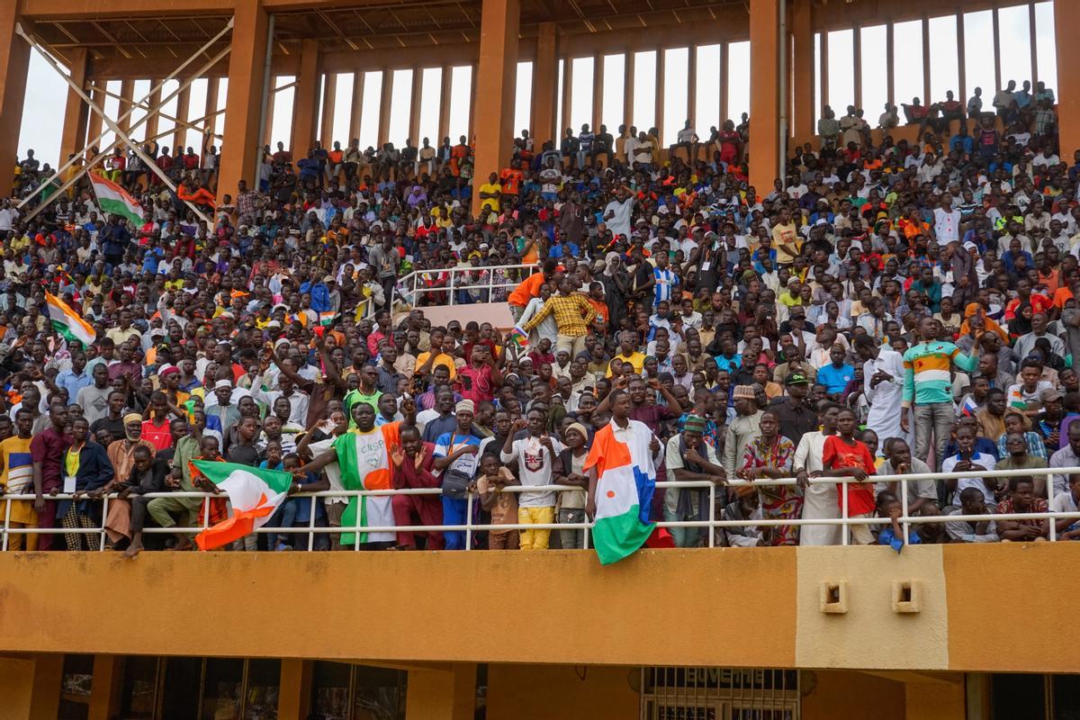 El líder dels colpistes al Níger nomena l’exministre de finances com a president