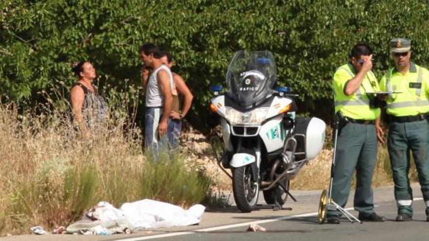 Muere un ciclista atropellado en la carretera de Archivel