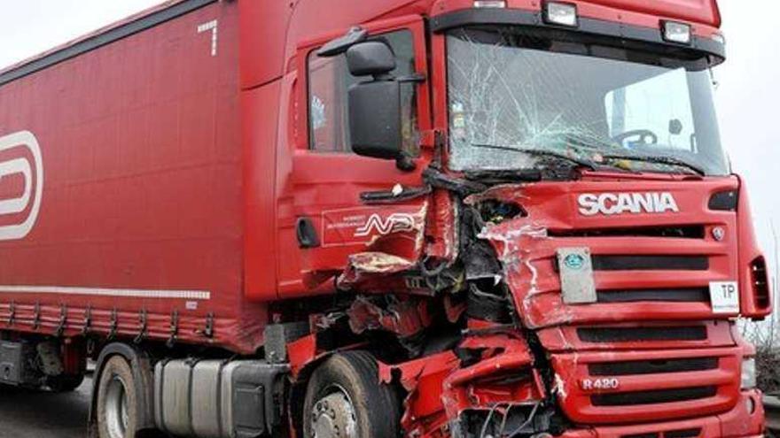 Quedan libres los arrestados en Inglaterra tras la muerte de dos pontevedreses en accidente