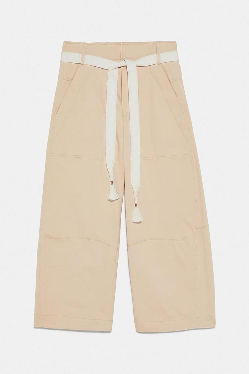 Pantalón estilo 'cargo' con cinturón (Precio: 59,95 euros)