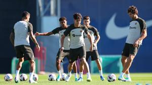 Marcos Alonso durante un entrenamiento con el FC Barcelona