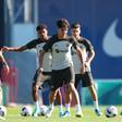 Marcos Alonso durante un entrenamiento con el FC Barcelona