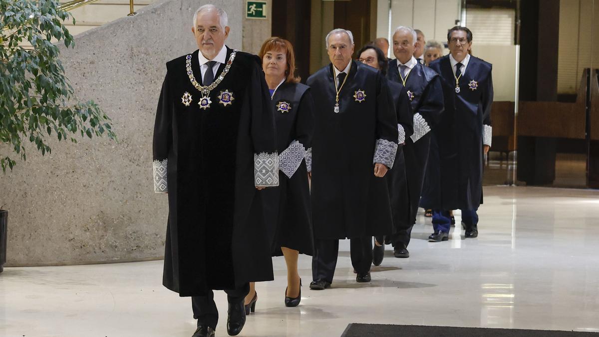 Acto de toma de posesión como magistrado del Tribunal Constitucional de José María Macías Castaño