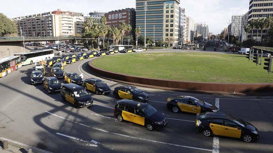 Nuevo pulso del taxi en Barcelona: cámaras en el coche o boicot al Mobile World Congress