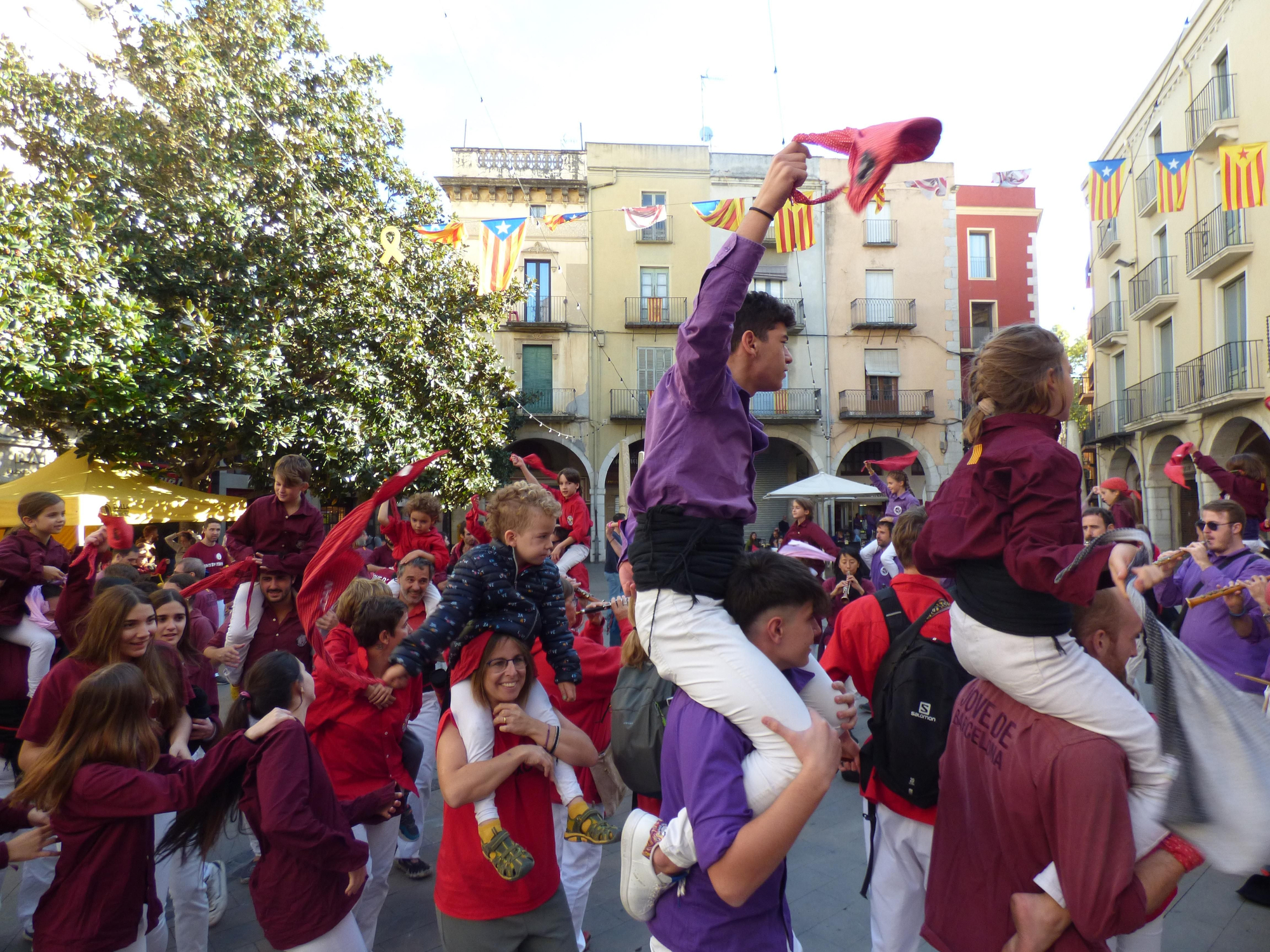 Els Merlots de Figueres celebren el final de temporada acompanyats de la Colla Jove de Barcelona i els Maduixots