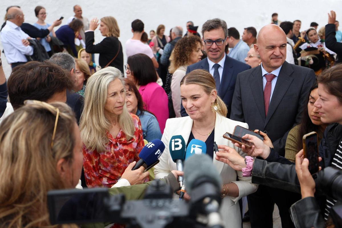 Santa Eulària en su domingo de Anar a Maig, en imágenes