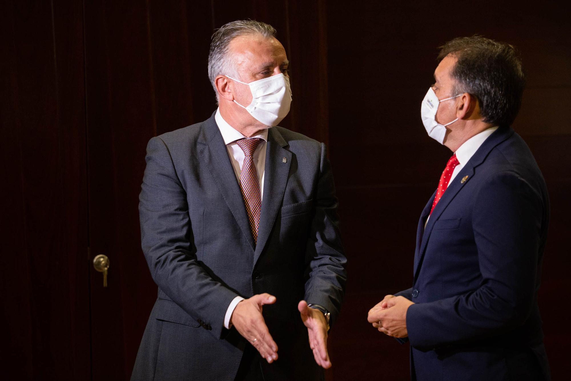 Reunión presidente del Gobierno canario, Ángel Víctor Torres, con el alcalde Santa Cruz de Tenerife, José Manuel Bermúdez.