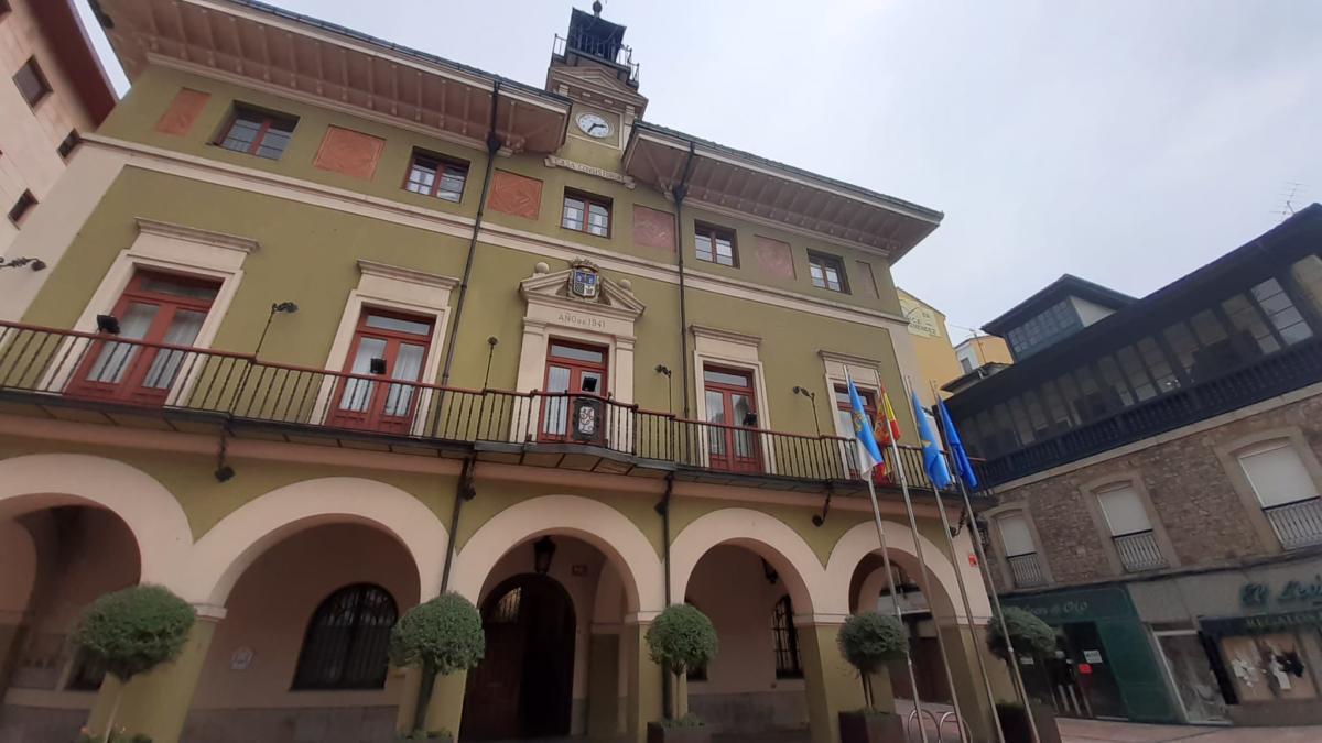 Fachada del Ayuntamiento de Langreo.