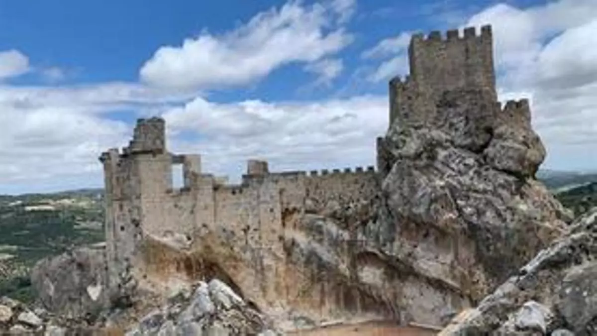 En ruta por los castillos de leyenda de Córdoba (2): las fortalezas de la Subbética cordobesa