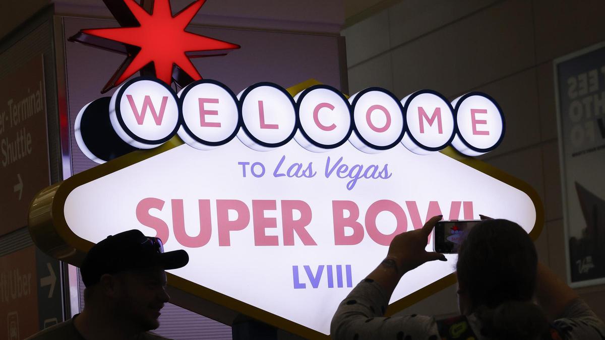 Cartel promocional de la Super Bowl LVII en Las Vegas (EEUU).