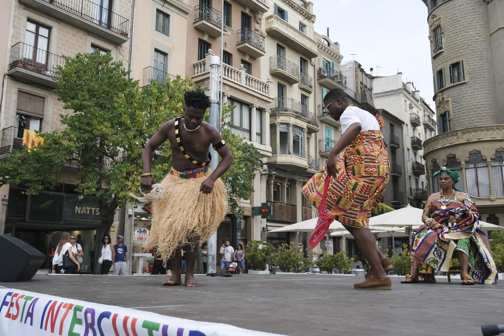 Manresa presumeix d'interculturalitat a Sant Domènec