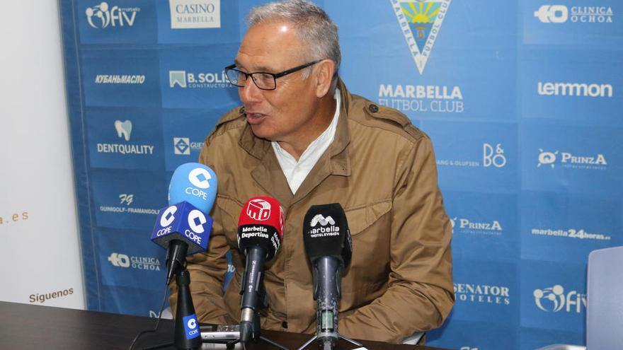 La directiva del Marbella se reúne para decidir el futuro del entrenador, Miguel Álvarez