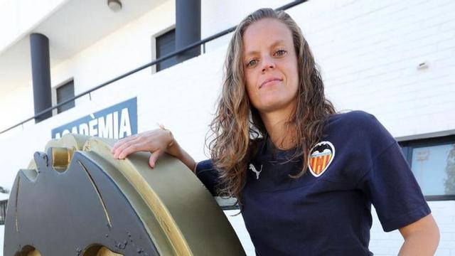 Irene Ferreras, durante su etapa en el Valencia. |  // IGNACIO HERNÁNDEZ