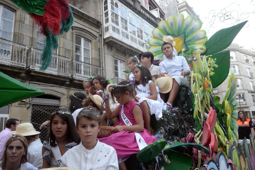 El Concello da un impulso al desfile de carrozas con más composiciones y una mejoría estética