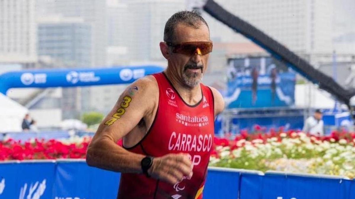 El triatleta y paralímpico Kini Carrasco, en una competición.