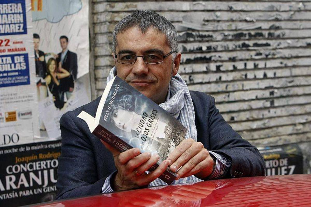 "Escribir es una forma de terapia y de ver más allá de las finanzas"