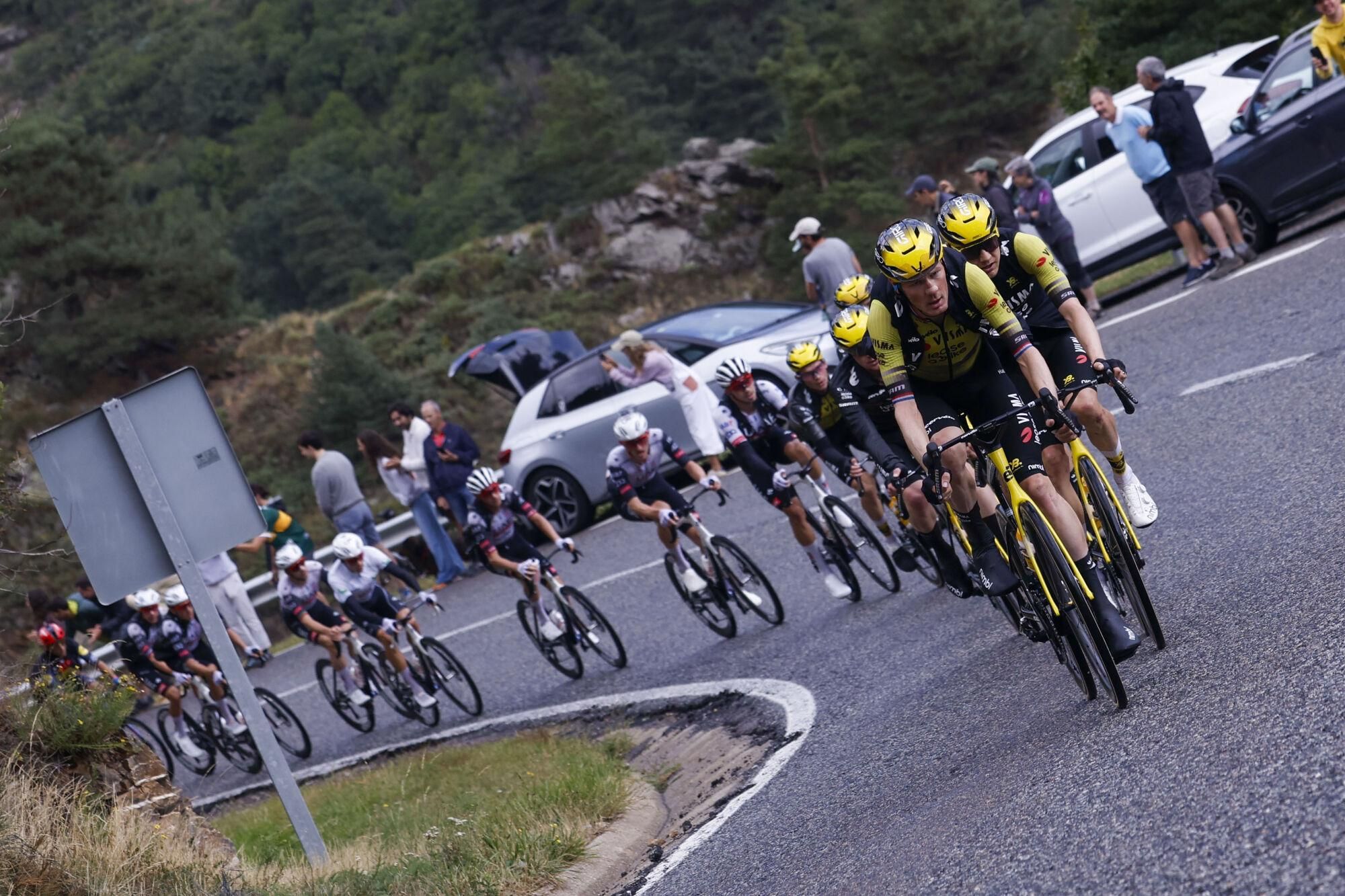 The pack competes in the sixth stage of La Vuelta A Espana cycling tour between Catalonian town of Olot, northeastern Spain and Pal, in Andorra. 28 August 2025. The stage covers 171 km. EFE/ Javier Lizon